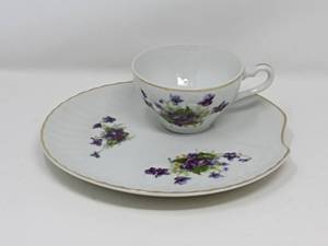 lot 10 image: 1950s Lefton Tea Cup Shell Snack Tray Hand Painted China Violet Floral Pattern