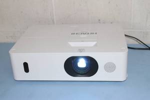 lot 21 image: Hitachi CP-WU5505 WUXGA 5000-Lumen HD Home Theater LCD Projector  Projection System