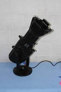 lot 108 image: Professional Stage Auditorium Spot Light Spotlight  Lighting Unit with 26-Degree Lens