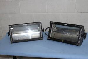 lot 115 image: Martin Atomic 3000 DMX Legendary High-Power Rugged 3000-Watt High Impact Strobe Light  Pro Lighting - LOT of 2 Lights