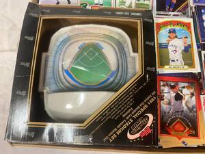 lot 53 image: Collectible Sports Cards -  3000, includes Football, Baseball, Basketball and more