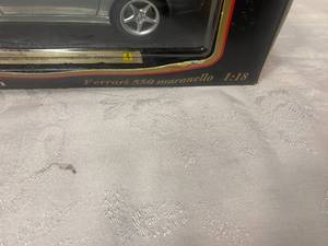 lot 88 image: Maisto Special Edition 1996 Ferrari 550 Maranello Model Car 118