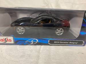 lot 103 image: Maisto 2014 Corvette Stingray Model Car 118