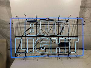 lot 9 image: Bud Light Neon Sign