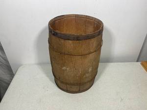 lot 112 image: Vintage Wooden Nail Keg