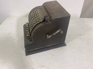 lot 116 image: Antique Adding Machine