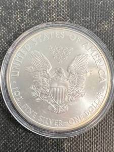 2010 AMERICAN SILVER EAGLE 1 TROY OZ .999 FINE SILVER IN AIRTITE