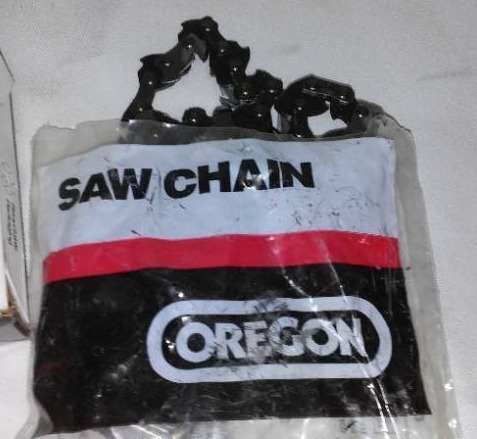 lot 499 image: Paint Sprayer, Chemical Dispenser, Chainsaw replacement Chain