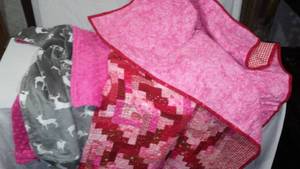 lot 206 image: Lap Quilts And Blankets. (4)