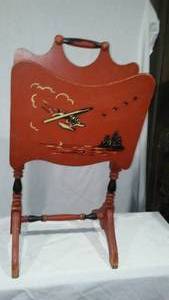 lot 283 image: Vintage Magazines Rack.