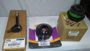 lot 313 image: Misc. Auto Parts. See Pictures.