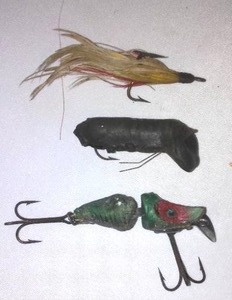 lot 334 image: Vintage Fishing Tackle (3).