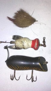 lot 337 image: Vintage Fishing Lures (3)