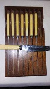 lot 344 image: Vintage Hadden Hall 8 Steak Knife Set.