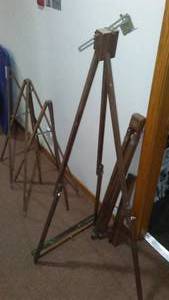 lot 357 image: Vintage Tripod And Easels.
