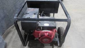 lot 17 image: Master 6000 Watt Generator