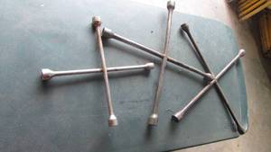 lot 99 image: (3) 4-Way Bars