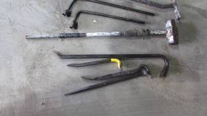 lot 101 image: Lot of Different Types of Crow Bars