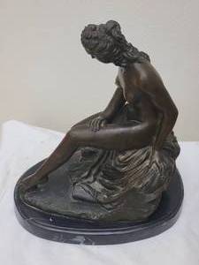 lot 13 image: European Foundry Thinking Woman