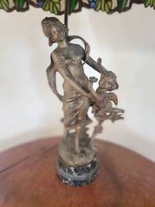 lot 19 image: Luis Moreau Bronze Figural Woman & Cherub with Tiffany Shade