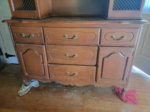 lot 76 image: Rustic French Provencial Hutch