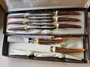 lot 107 image: Crown Crest Faux Antler Cutting Set