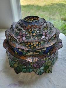 lot 19A7 image: Vintage Leaded Stain Glass Tiffany Shade Thorny Rose Pattern