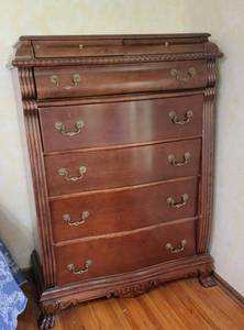 lot 51B image: Mahogany Pawfoot Hi Boy Dresser, 7 Drawers