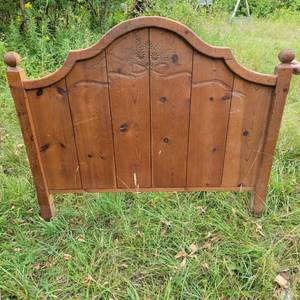 lot 151 image: Sweet Country French Carved Pine Queen Bed Frame