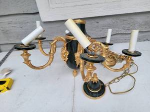 lot 89A3 image: Vintage Baroque Ebony   Gold Hanging Chandelier