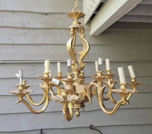 lot 88A6 image: Opulent Brass Hanging Chandelier