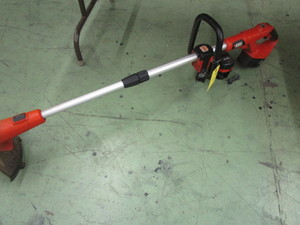 B&D String Trimmer, 24V Batteries, Charger