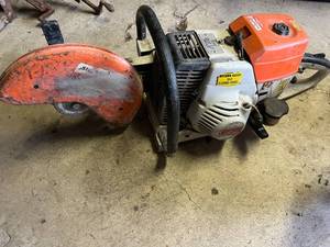 lot 9 image: 2 - Stihl Concrete Saws