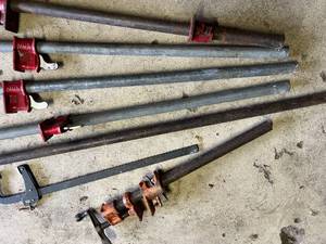 lot 11 image: 7 Metal Clamps - Varying Sizes