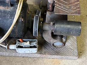 lot 12 image: Belt Sander