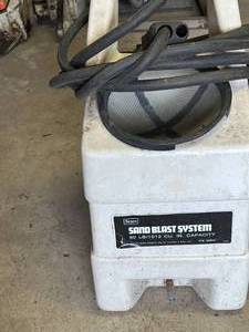 lot 20 image: Sears Sand Blaster