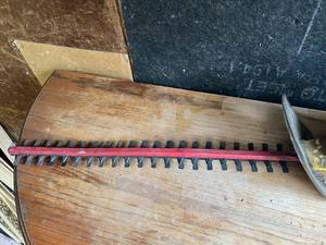 lot 25 image: Ready Hedger