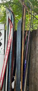 lot 69 image: Lot of Skis