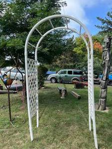 lot 59 image: White Arch