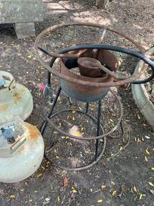 lot 76 image: Propane Tanks & Burner