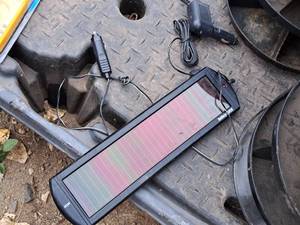 lot 123 image: ICP Solar Panel Battery Charger