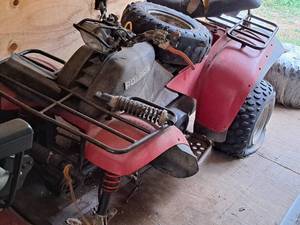 lot 3 image: Polaris ATV
