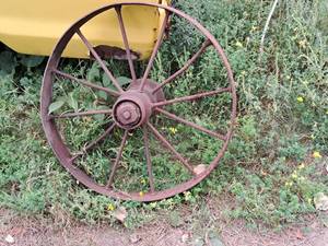 lot 8A image: Lot of (1) Vintage 28 Metal Wagon Rim
