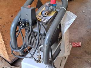 lot 87 image: Oilless Electro-Compressor Monza OL 230 with Regulator