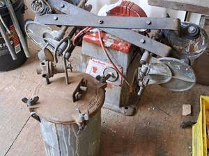 lot 104 image: Red Devil Paint Shaker
