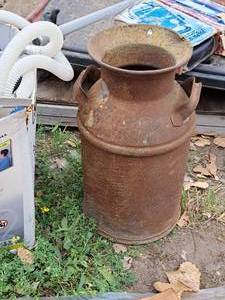 lot 120 image: Vintage 20 Metal Milk Can