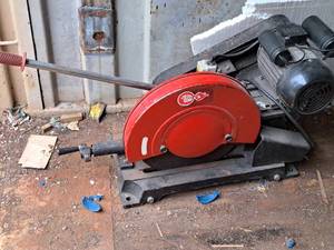 lot 71 image: 16 Chop Saw