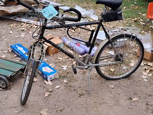 lot 210 image: Schwinn Sierra 22 Bike 22 Black Frame