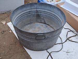 lot 233 image: Metal Wash Tub