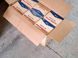 lot 199A image: Lot of (12) Purolator P-51 Oil Filters